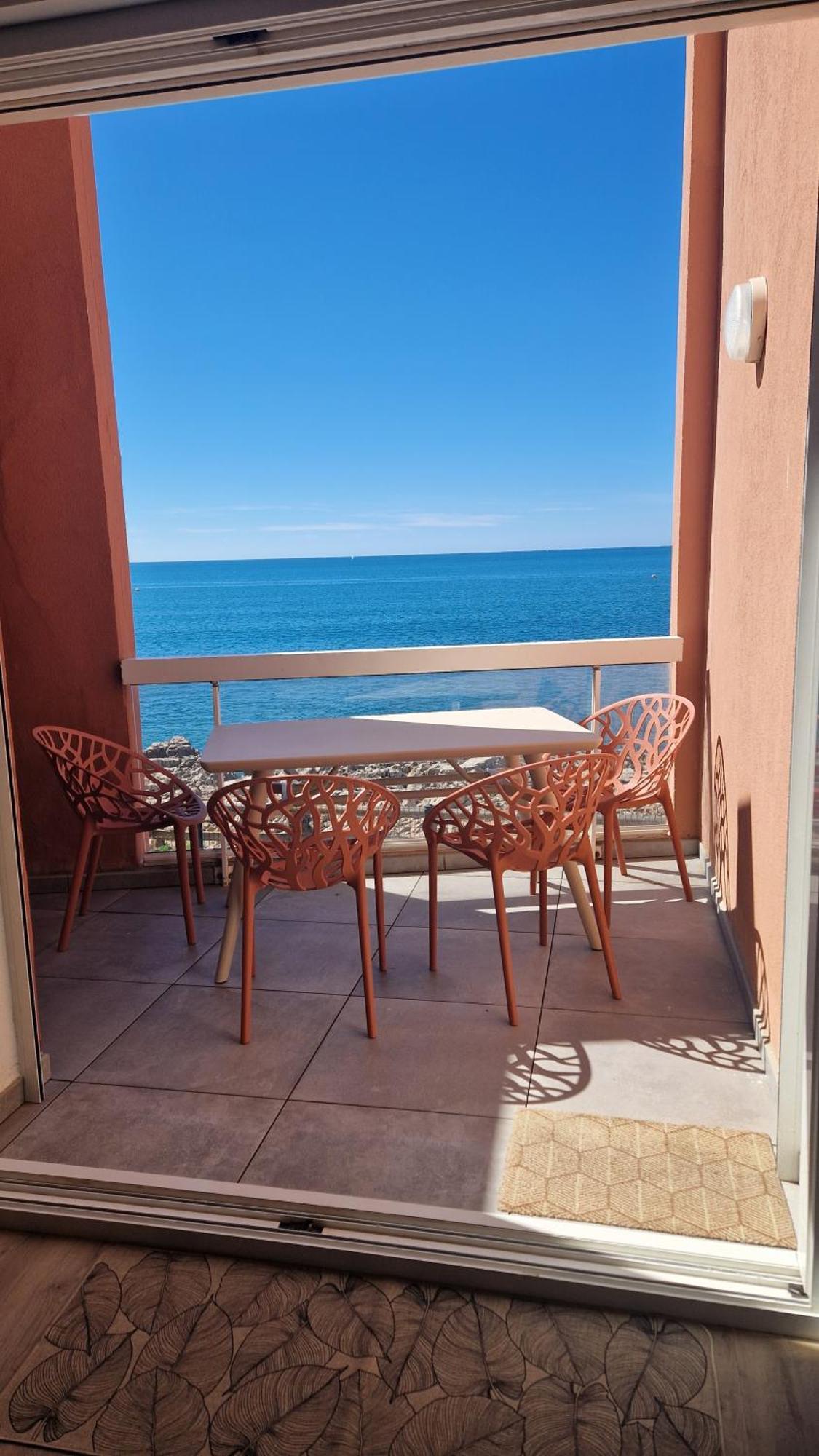 Cap Corniche - Agreable Bord Apartment Sete
