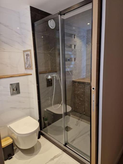 Cap Corniche - Agreable Bord Appartamento *